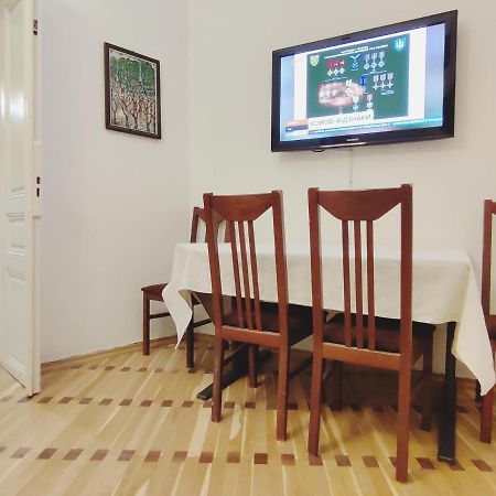 Апартаменти Трехкімнатні В Самому Центрі Для 6-Х Λβιβ Εξωτερικό φωτογραφία