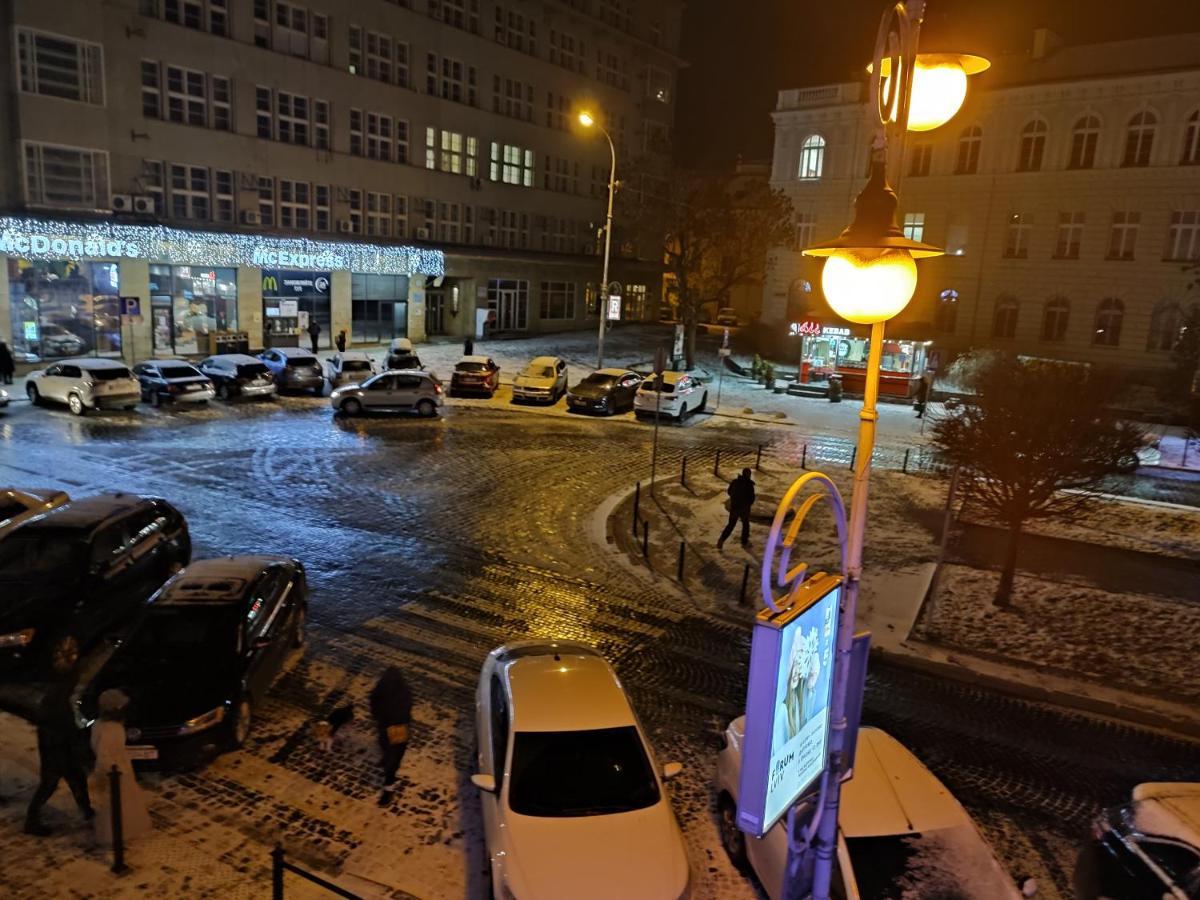 Апартаменти Трехкімнатні В Самому Центрі Для 6-Х Λβιβ Εξωτερικό φωτογραφία